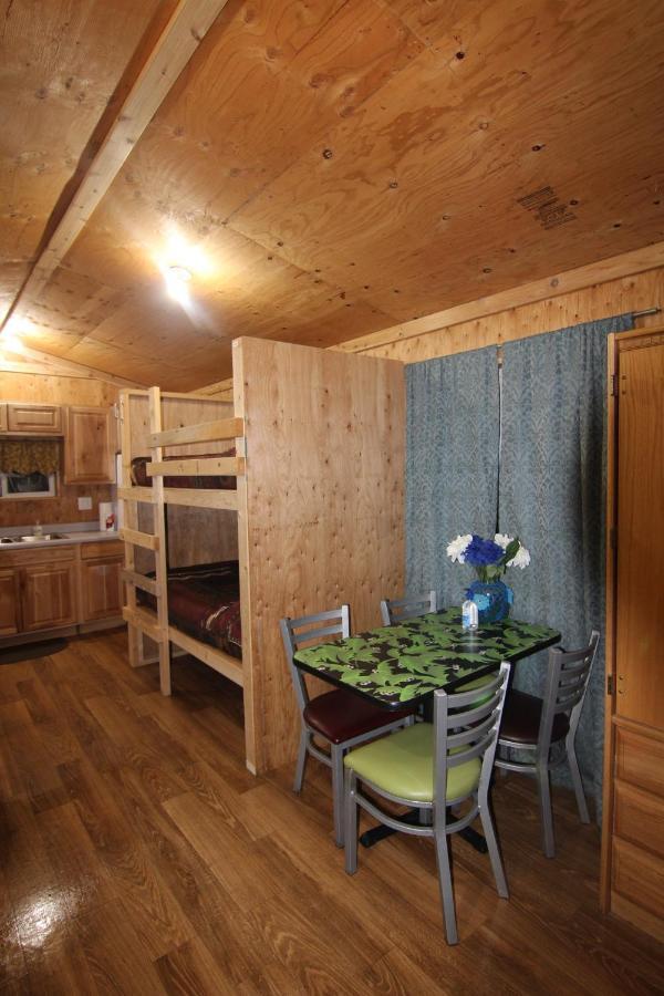 Alaskan Adventure Dry Cabins Pleasant Valley Екстериор снимка
